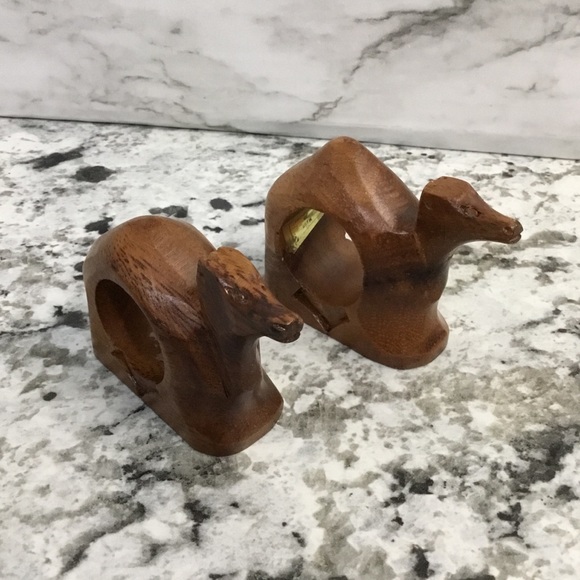 Set Of 6 Hand Craved Animal Napkin Rings - Picture 6 of 12